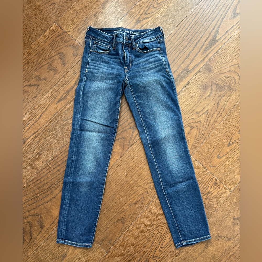 American Eagle next level Skinny jeans medium wash 2 short